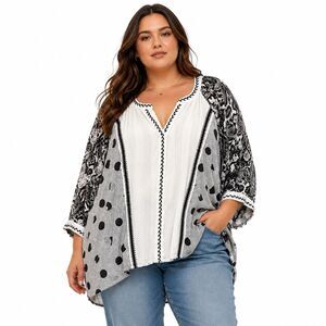 John Mark Tunic Blouse Womens XL White Animal Print V Neck 3/4 Sleeve Top